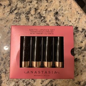 Anastasia Beverly Hills matte lipstick set of 4